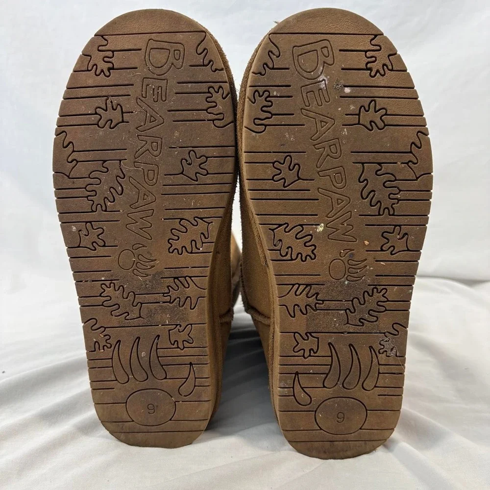 Bearpaw suede brown winter boots size 9
